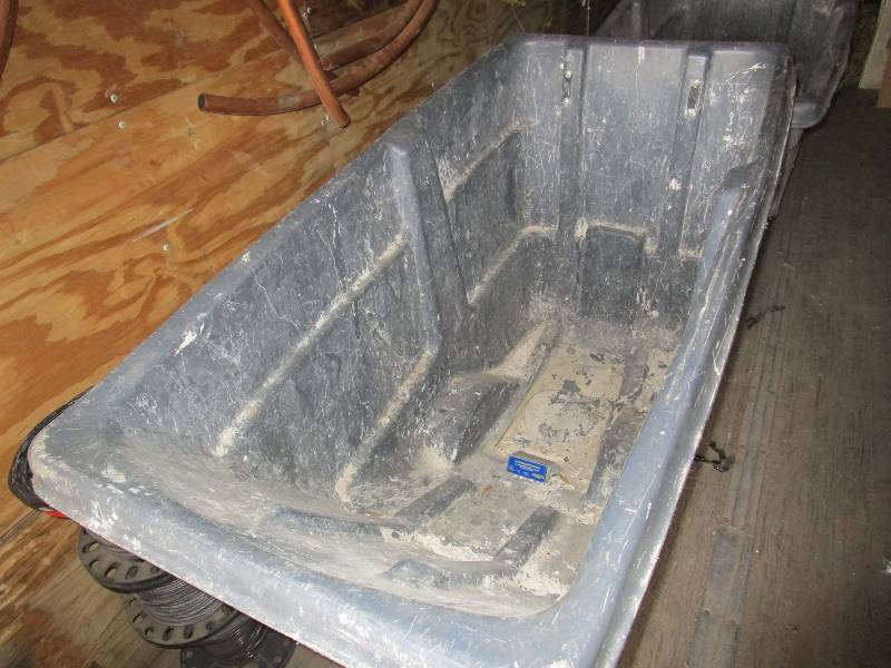 lot 13 image: Rolling Garbage Cart