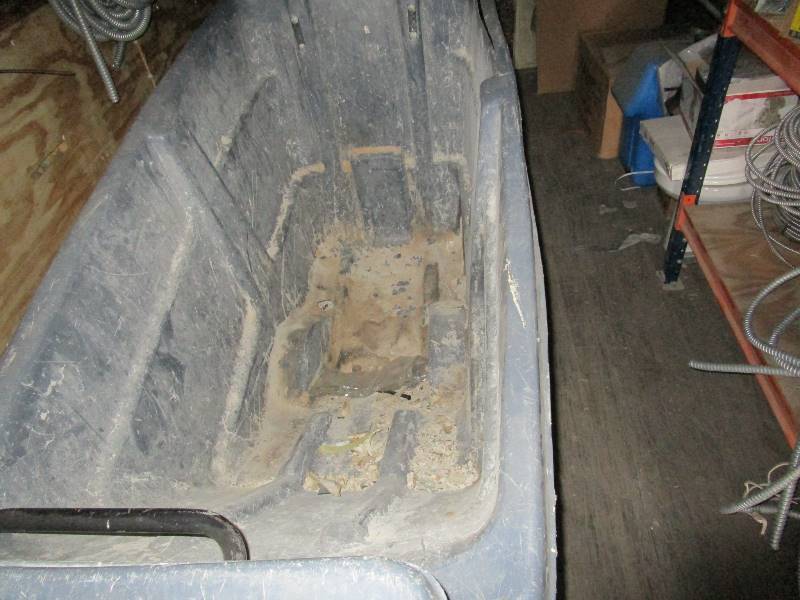 lot 13-A image: Rolling Garbage Cart