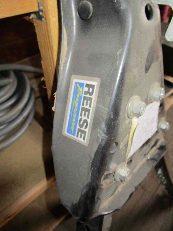 lot 60-A image: Reese Tow Bar