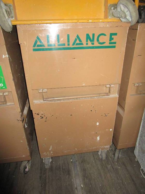 lot 14-A image: Knack Job Box