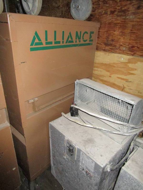 lot 14-B image: Knack Job Box