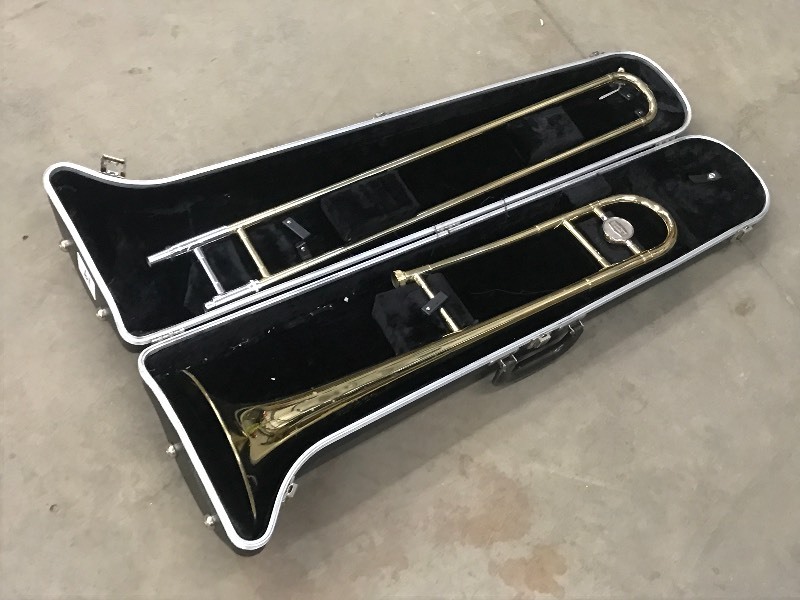 lot 19 image: Bundy Trombone With Hardshell Case ...