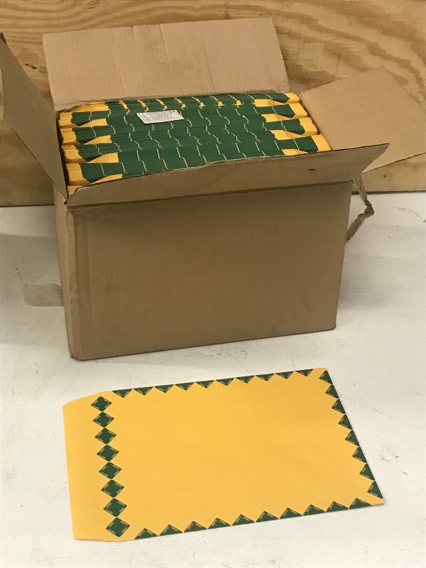 lot 67 image: New Case Of 9.5x12.5 Shipping Env...