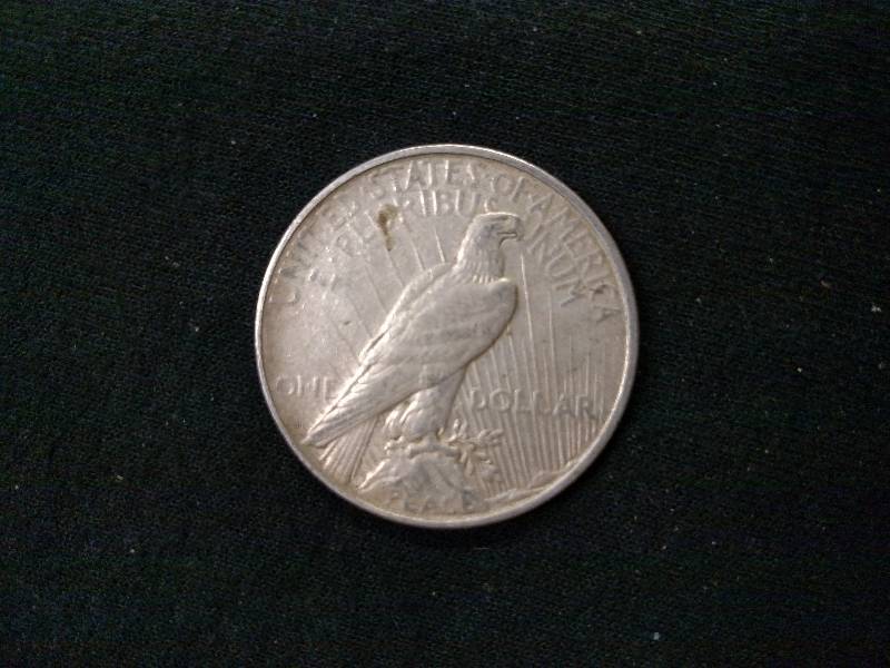1922 D Peace Silver Dollar...