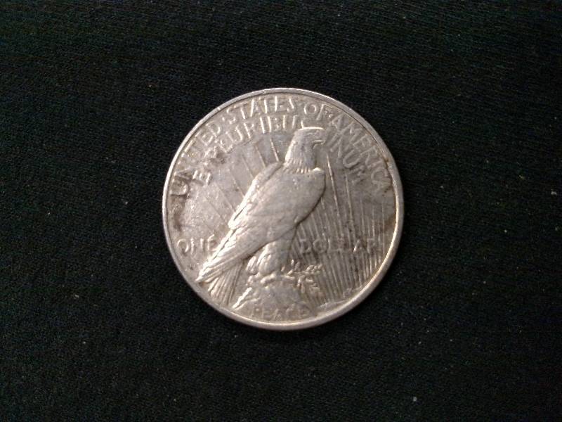 1922 D Peace Silver Dollar...