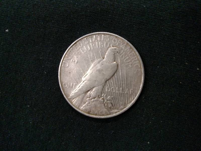 1922 D Peace Silver Dollar...