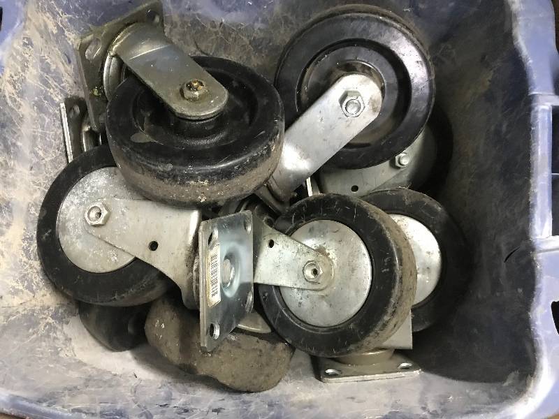 LOT OF HEAVY DUTY CASTERS