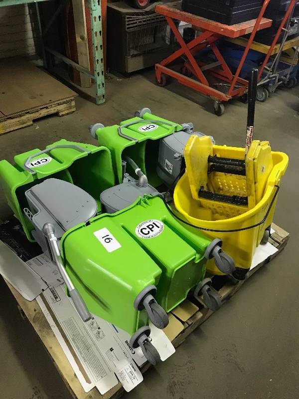 LOT OF 3 MOP BUCKETS