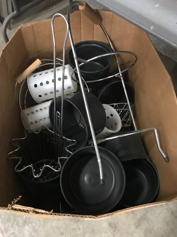 BOX OF SERVINGWARE