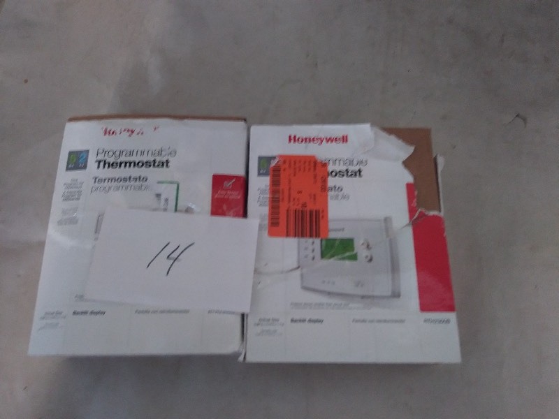 2x Honeywell 52 Thermostat