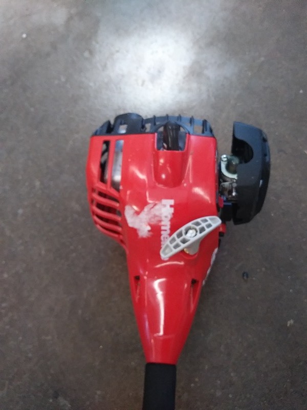 Homesite 17 Curved Shaft 2 Cycle Gas Trimmer
