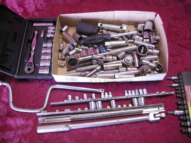 lot 17 image: Group Sockets and Ratchets