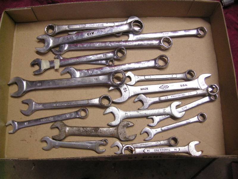 lot 27 image: Variety of Wrenches
