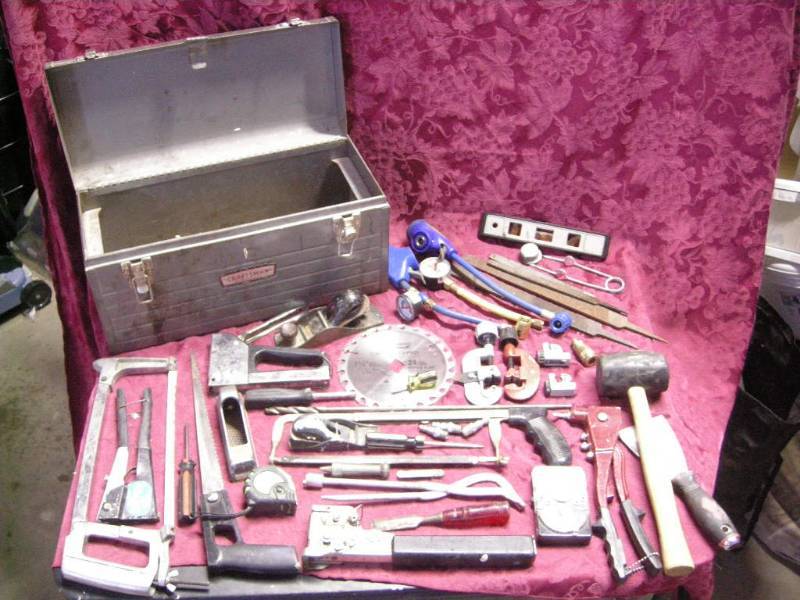 lot 30 image: Tool Box Full of Tools