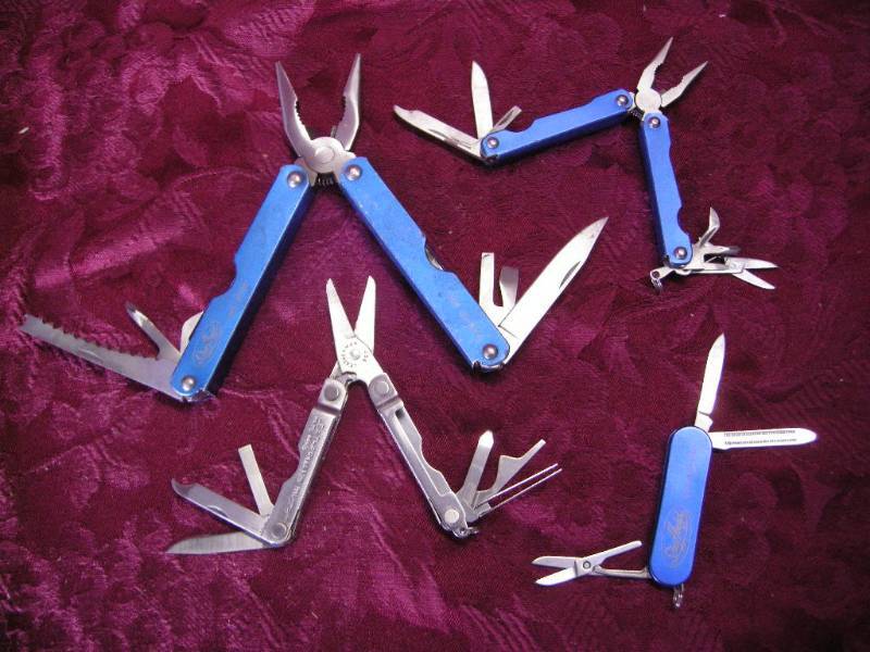 lot 65 image: Sheffield-Leatherman Multi-Tools