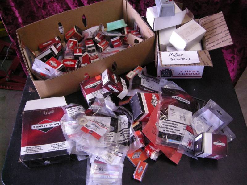 lot 97 image: Briggs & Stratton Parts, Motor Starters