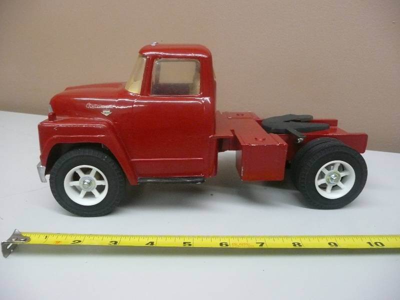 ertl international truck