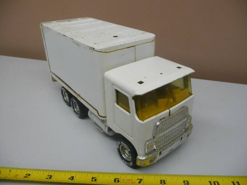 lot 18 image: VintageRare Nylint Metal Muscle White Cube Van - See Pictures