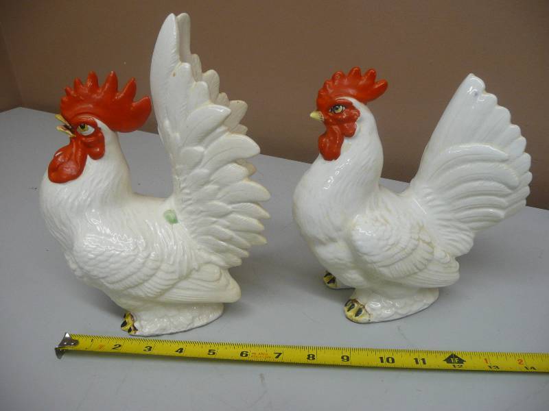 lot 52 image: Vintage Norcrest Japan Porcelain Rooster & Hen - SEE PICTURES