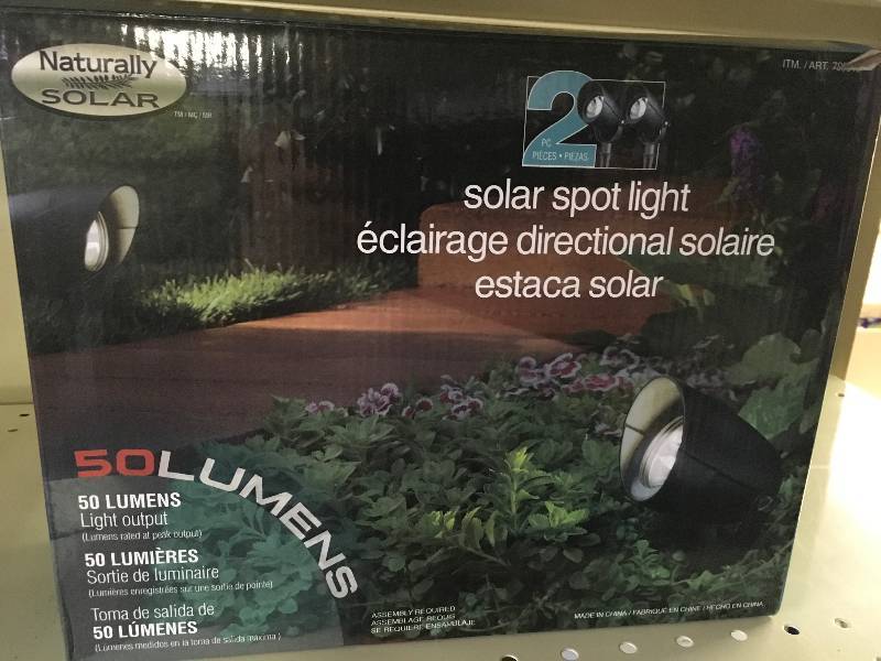 SOLAR POST LIGHTS 4 PK, MSRP $19.99