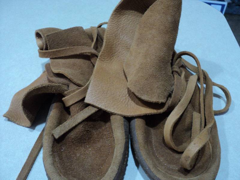 muk-luks, mens size 9-10...