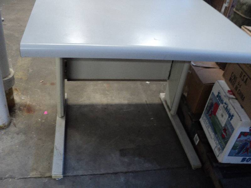 metal office desk 36x30...