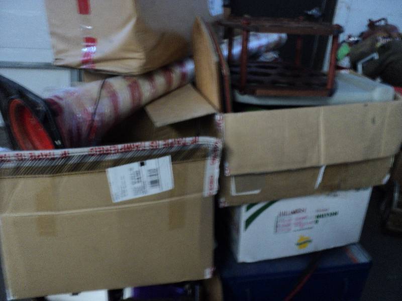2 pallets of misc dcor, see all p...