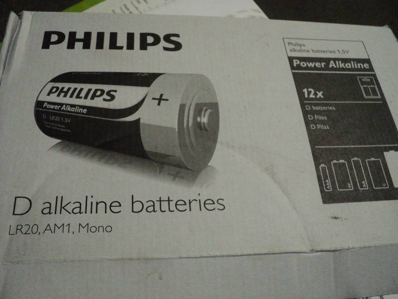 box of Phillip size D batteries...
