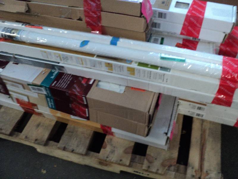 variety of sizes of blinds, see pic...