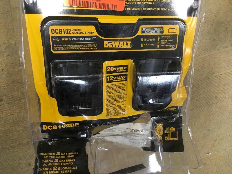 DeWalt 12 Volt to 20 Volt MAX Jobsite Charging Station with USB Ports in like new condition