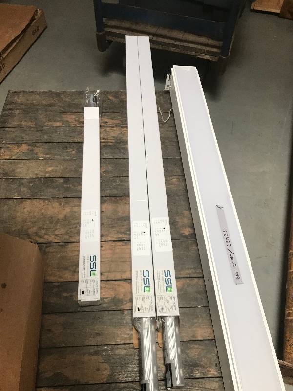LED LIGHTING LOT