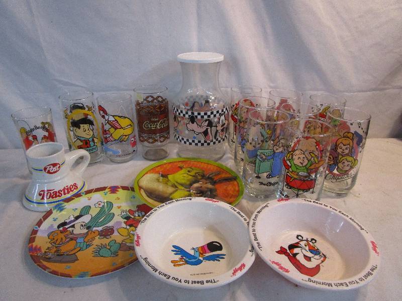 lot 11 image: Collector Glasses