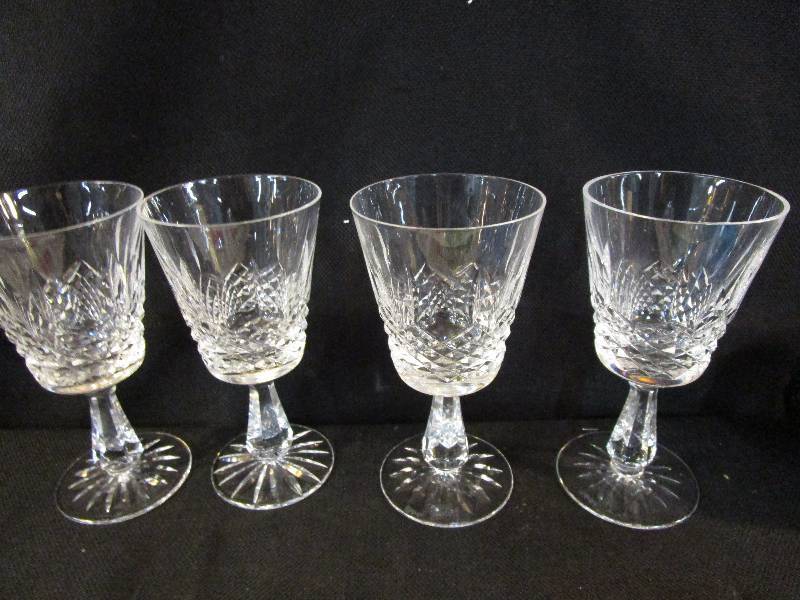 lot 16 image: Glassware