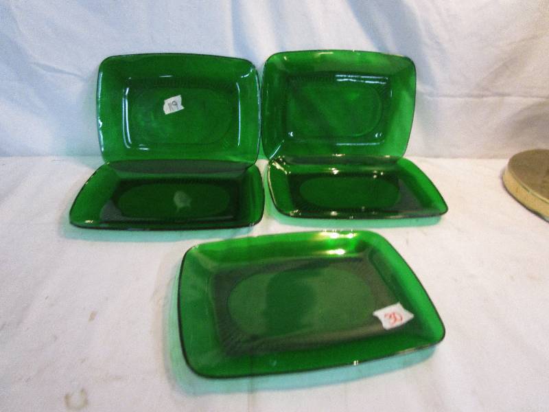 lot 30 image: Green Glassware