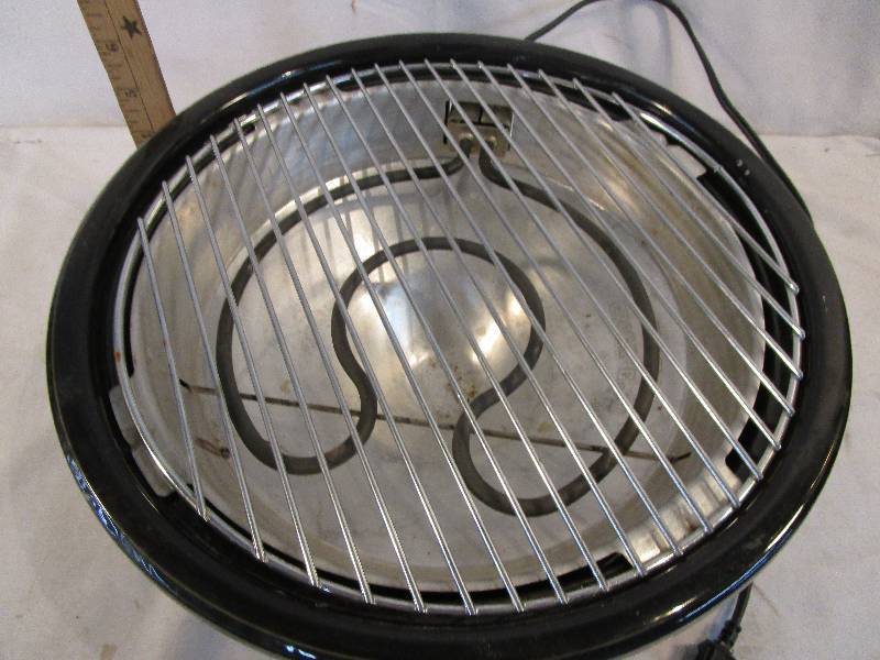 lot 35 image: Countertop Grill