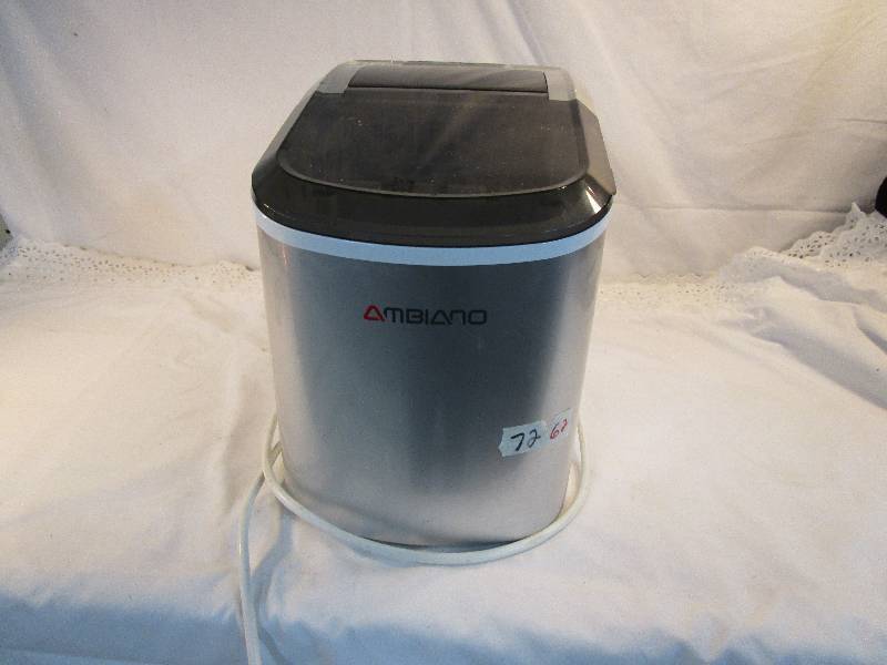 lot 62 image: Ice Maker Couter Top