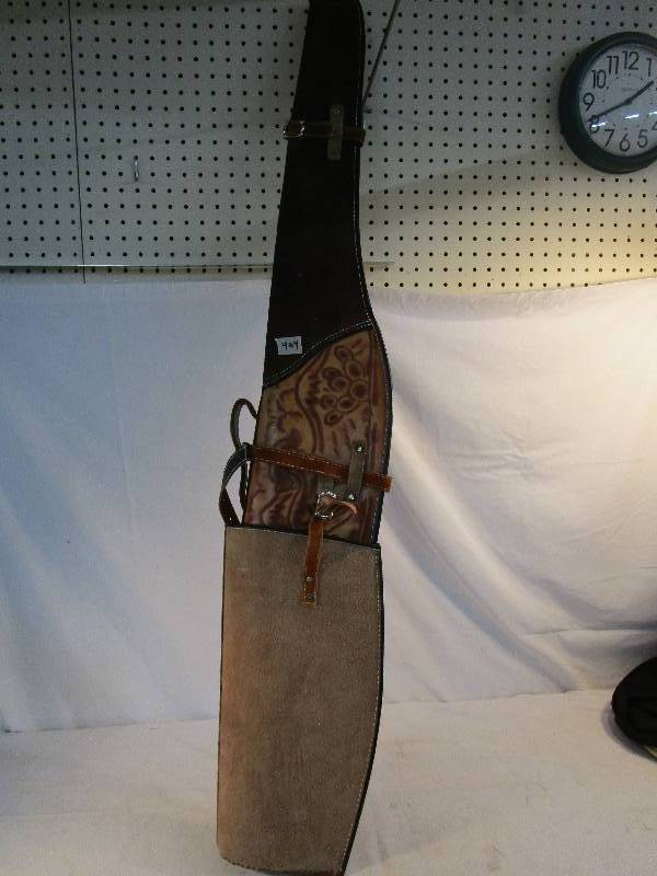 lot 70 image: Expandible Leather Gun Case