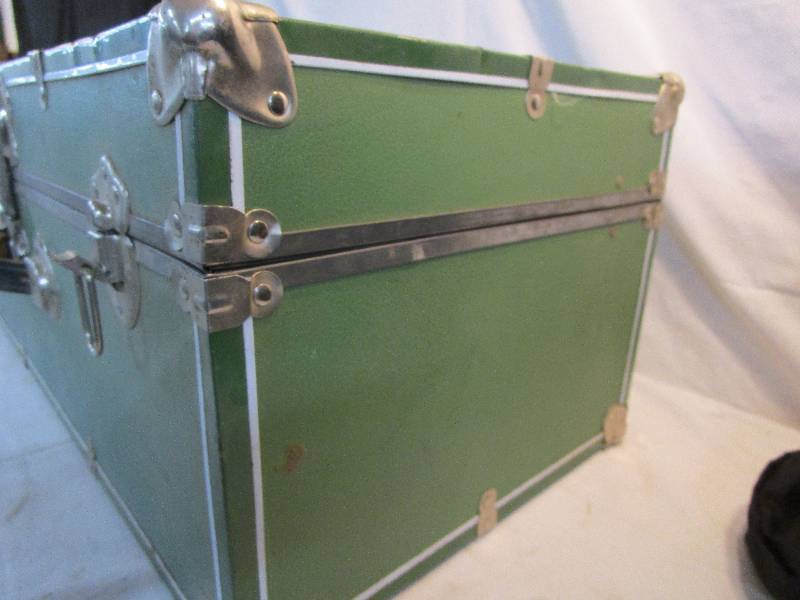 lot 83 image: Small Trunk Locked