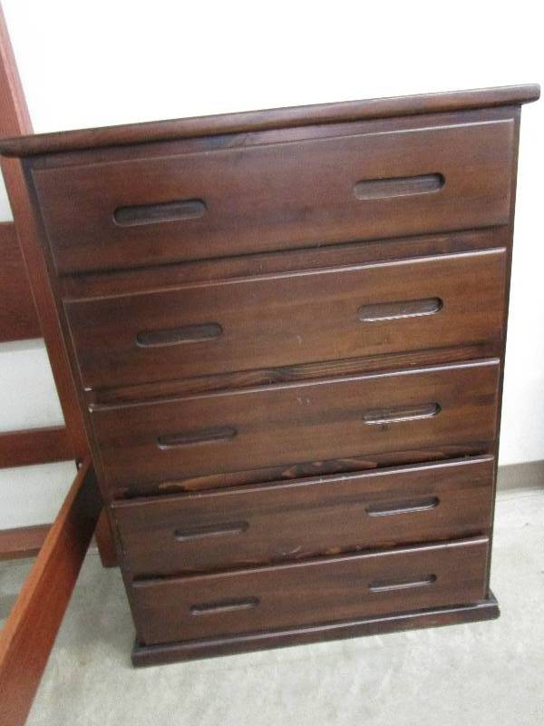 lot 96 image: 5 Drawer Chest of Drawers