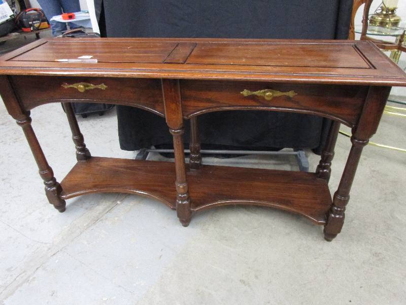 lot 101 image: Couch Table