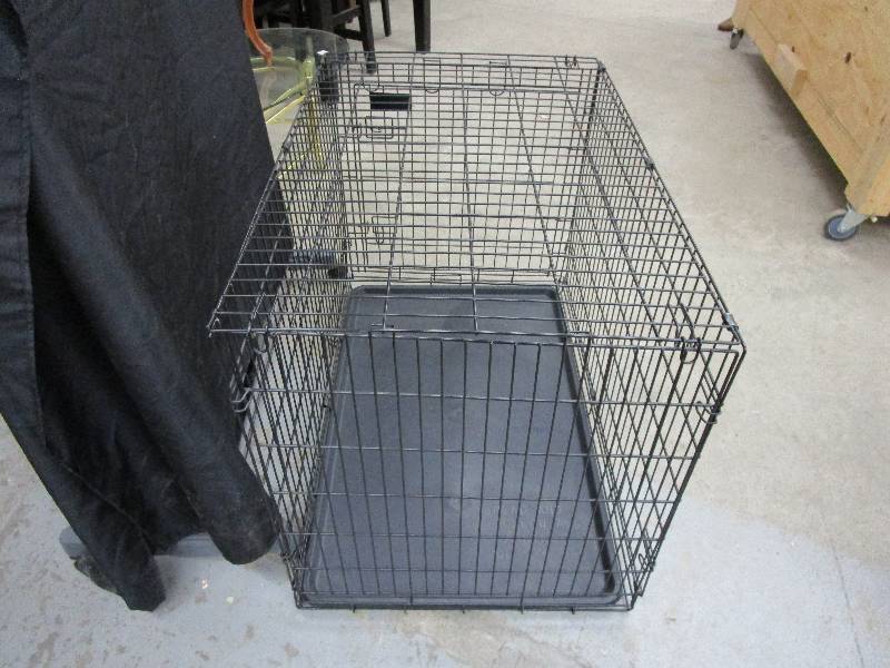 lot 104 image: X-Large Dog Cage