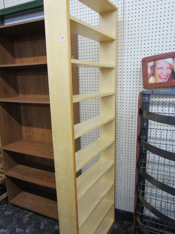 lot 107 image: Wall Mount Book Shelf