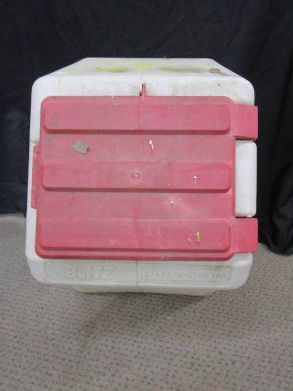 lot 134 image: Blitz Dog Food Bin