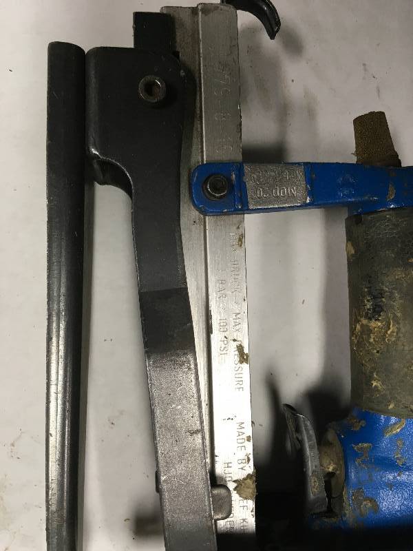 lot 3 image: BEA Stapler Tested in working condition