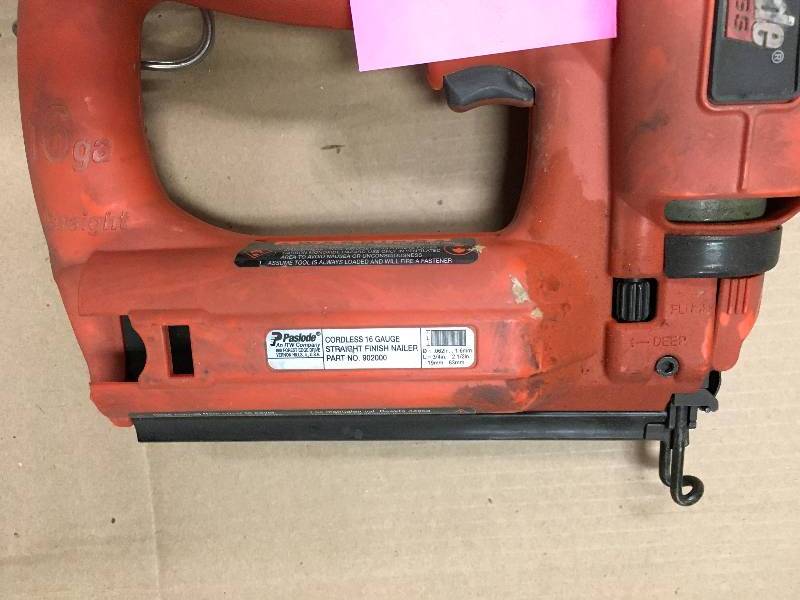 lot 4 image: Paslode 16Gage Straight Finish Nailer (Untested)