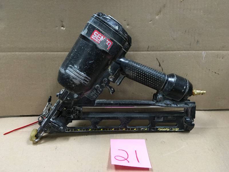 lot 21 image: Senco FinishPro 41XP. 15 Gage Finish Nailer Tested in working condition
