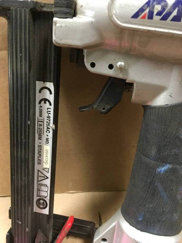 lot 25 image: Apach LU-9725AC Stapler- 516 to 1 inch Tested in working condition