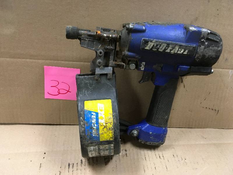 lot 32 image: Duo-Fast CNP-60Y Round Head Coil Nailer Tested in working condition
