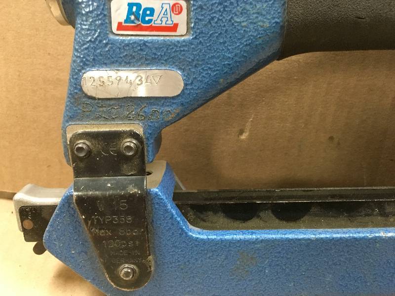 lot 35 image: BeA T-155 Ty Phneumatic Nailer Tested in working condition
