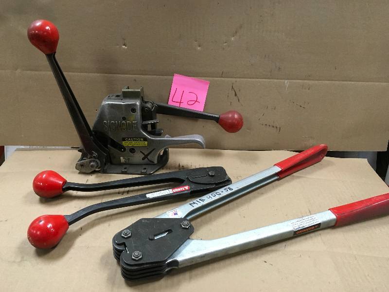 lot 42 image: Signode Tensioner ST-D Plastic Strapping Tool and SealerCrimper Set Tested in working condition